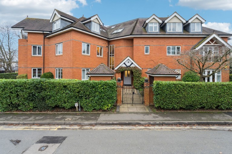 Grove Road, The Courtyard Grove Road, HP9