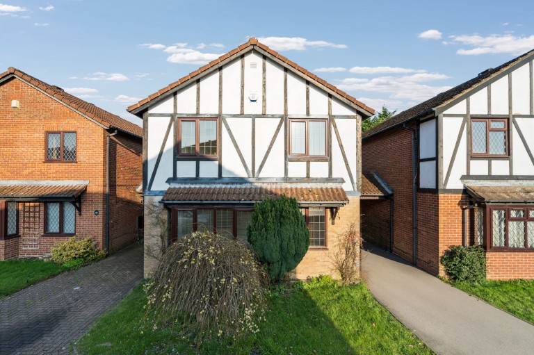 Clayfields, Penn, HP10