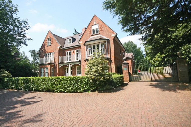 Amersham Road, Fairlawns Amersham Road, HP13