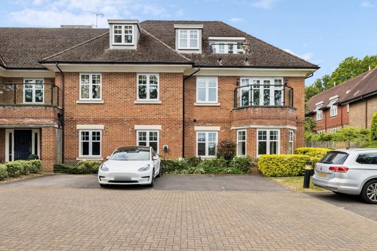 Station Road, Lawnswood Station Road, HP9