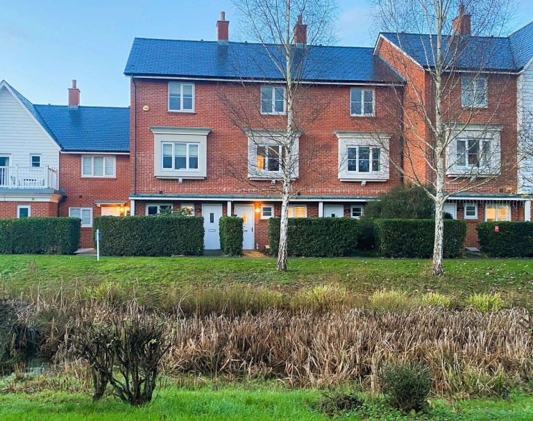 Thistle Walk, High Wycombe, HP11