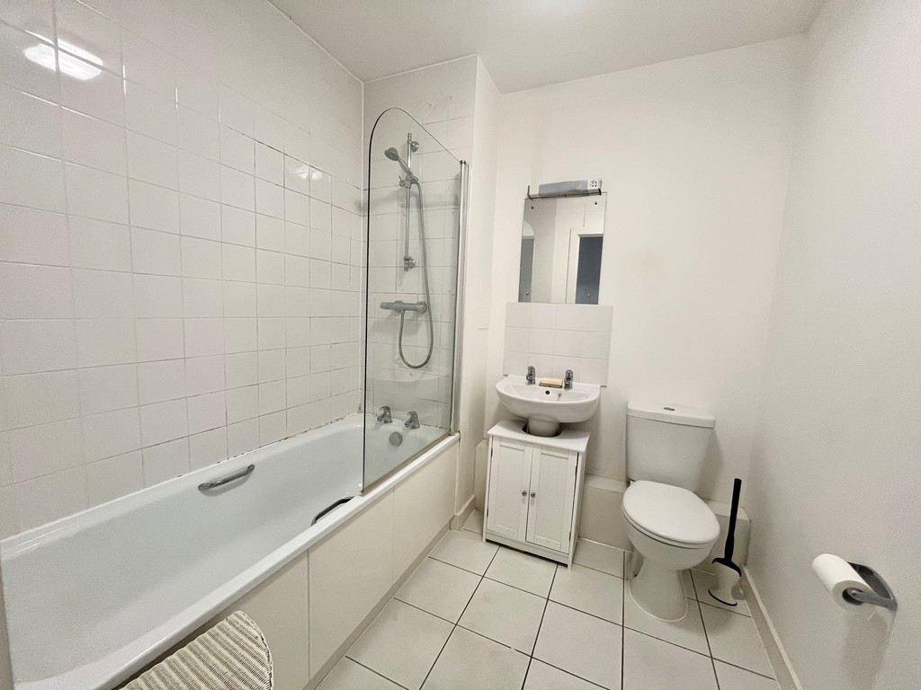 Hannover Place, Romford