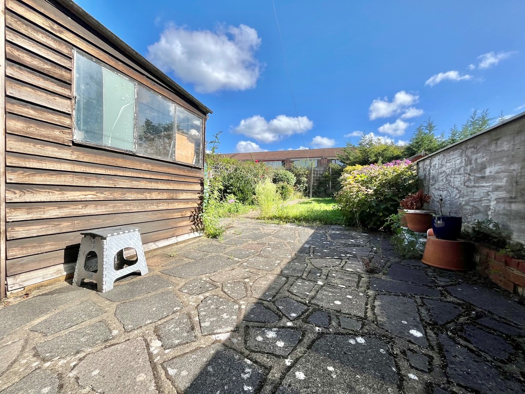 Straight Road, Romford