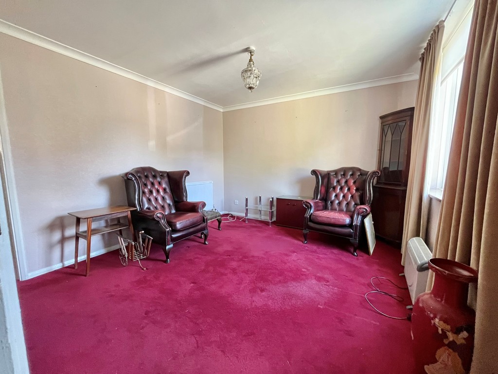 Straight Road, Romford