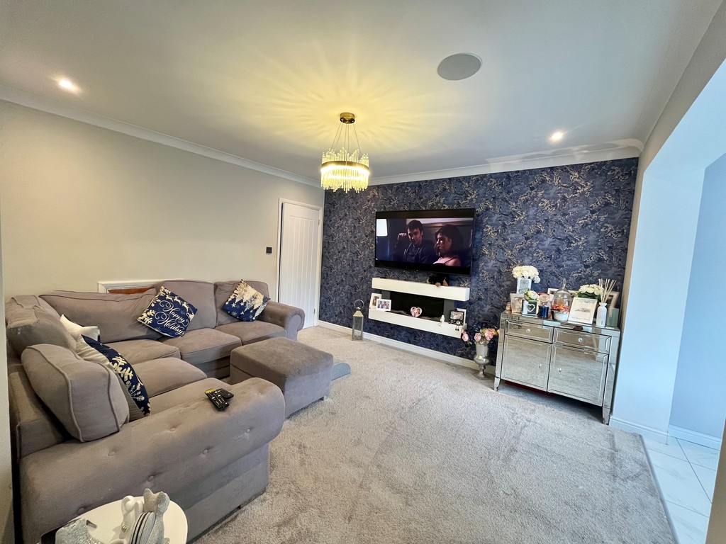 Pilgrims Hatch, Brentwood