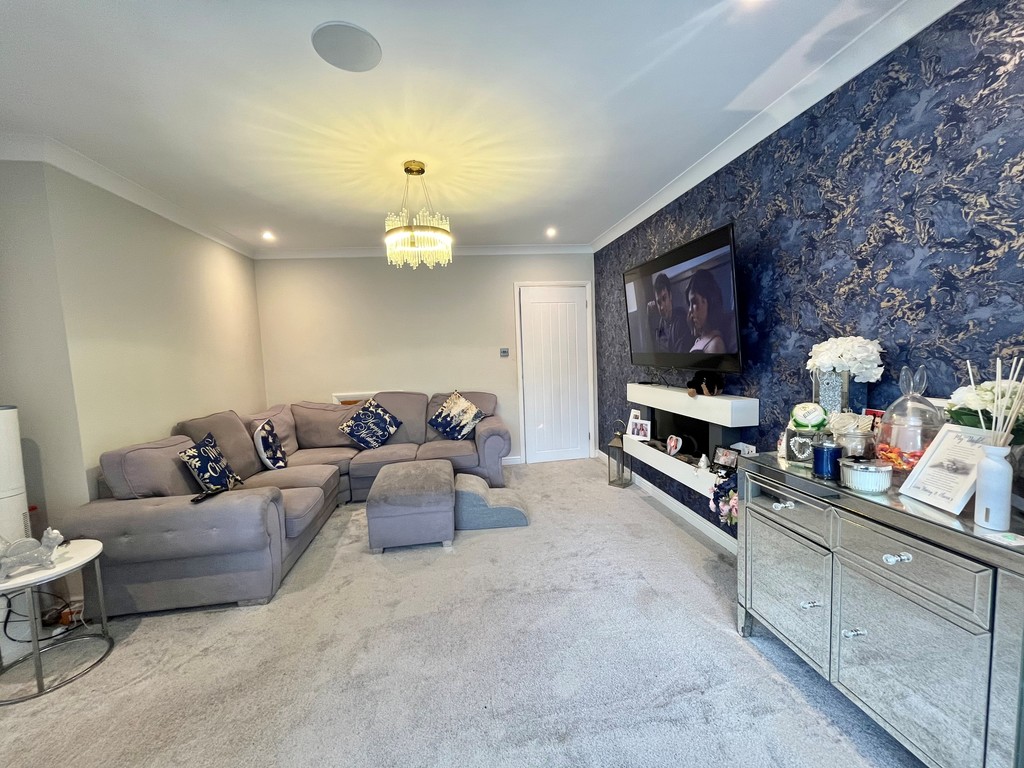 Pilgrims Hatch, Brentwood