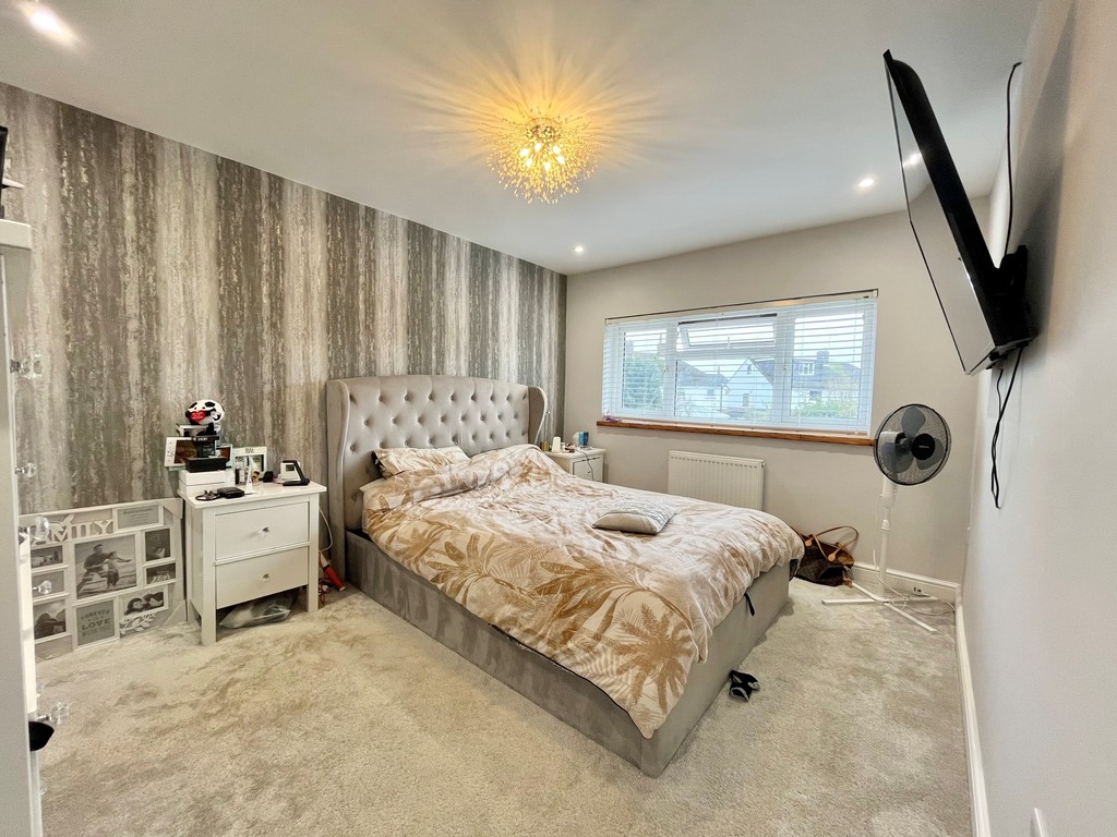 Pilgrims Hatch, Brentwood