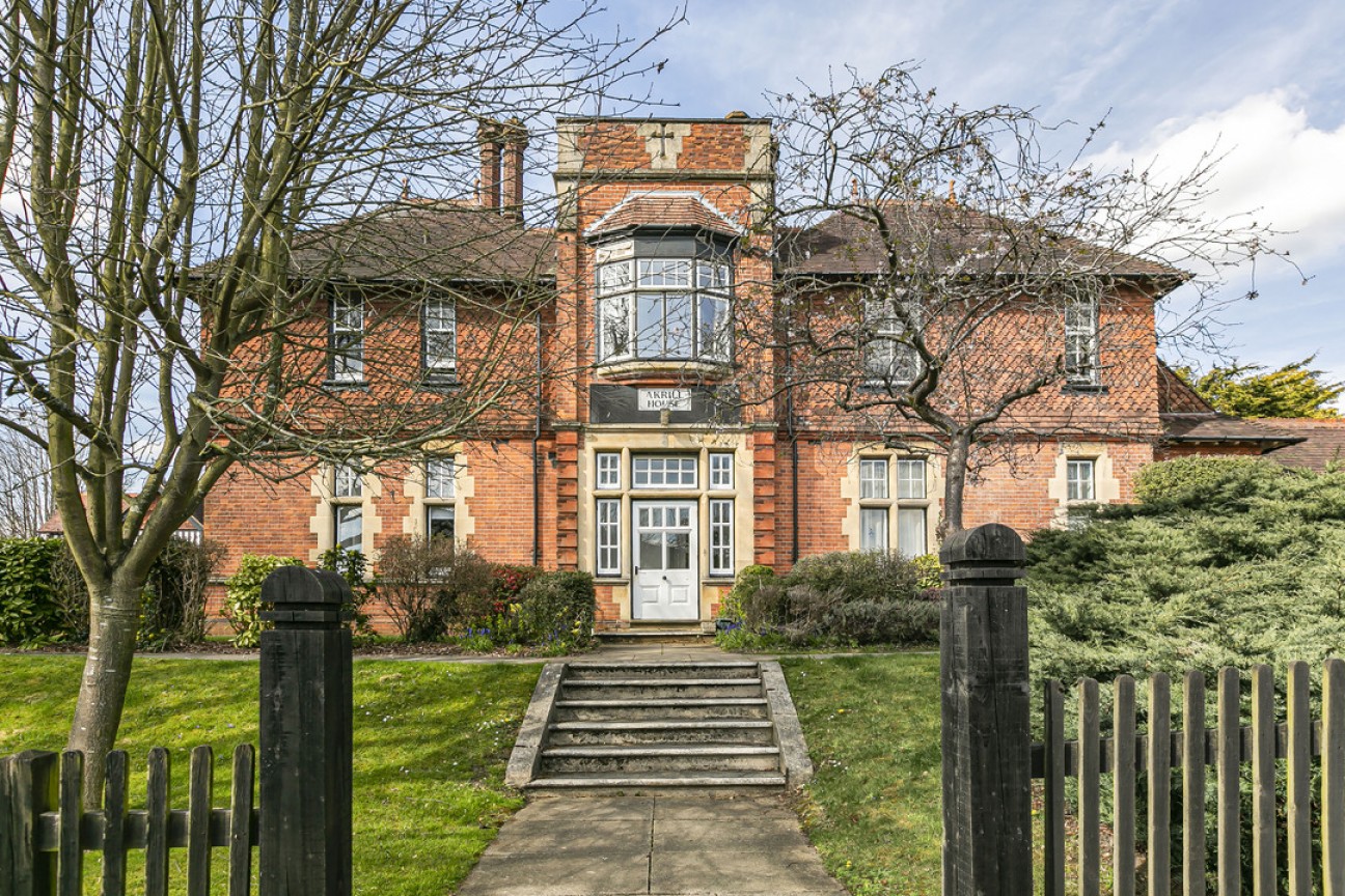Akrill House, Hollybush Lane, Harpenden, Hertfordshire