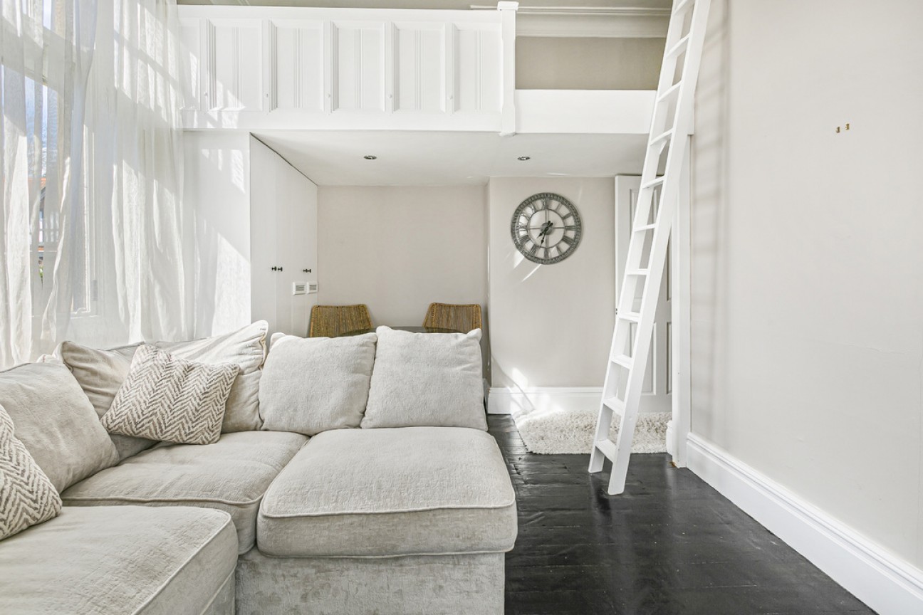 Akrill House, Hollybush Lane, Harpenden, Hertfordshire