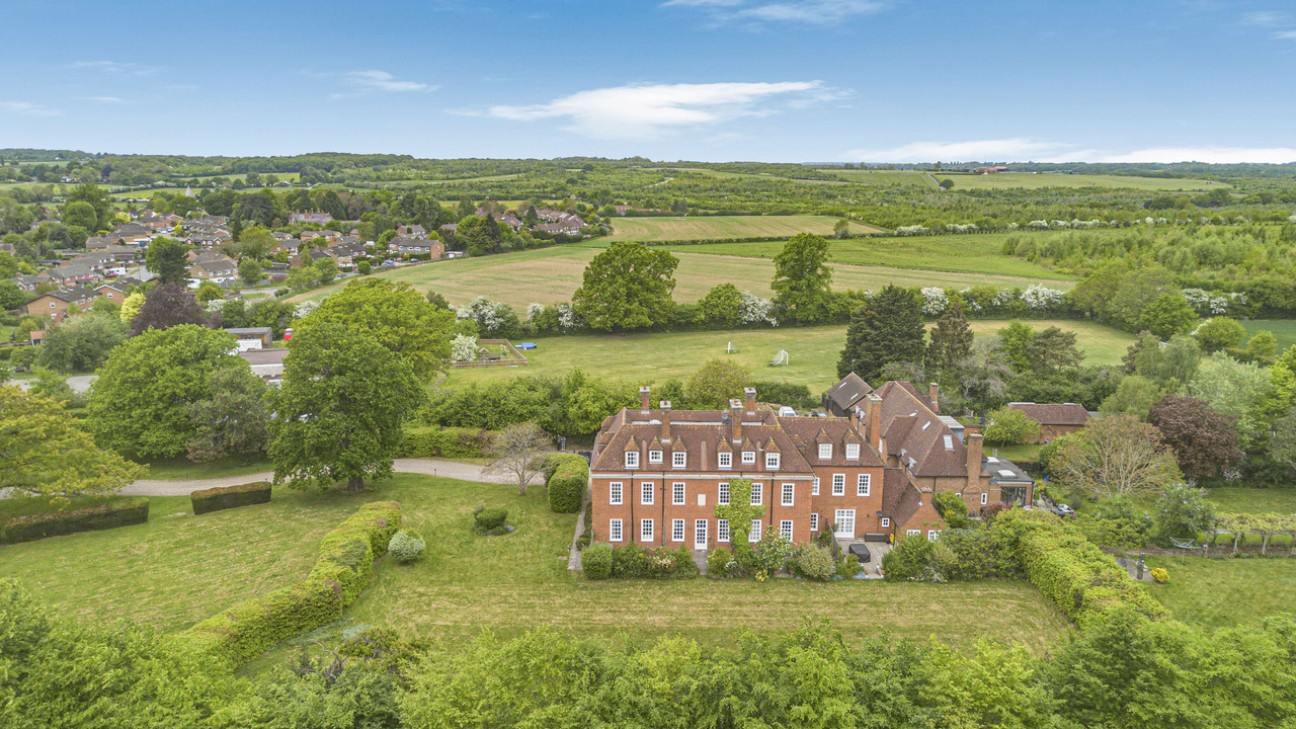 Fairshot Court, Woodcock Hill, Sandridge, St. Albans, Hertfordshire
