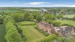 Fairshot Court, Woodcock Hill, Sandridge, St. Albans, Hertfordshire