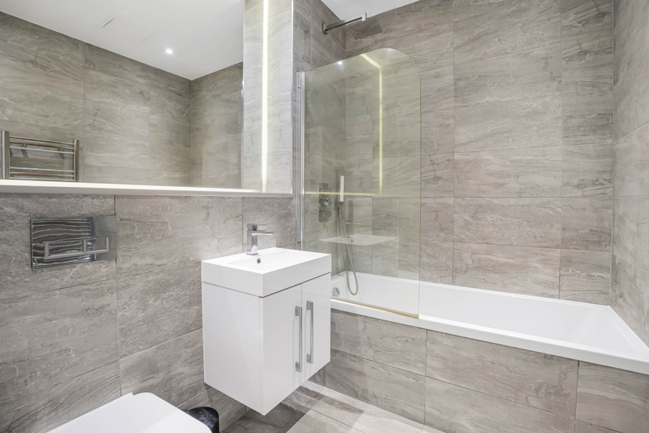 Flat 30, Ziggurat House, 25 Grosvenor Road, St. Albans, Hertfordshire