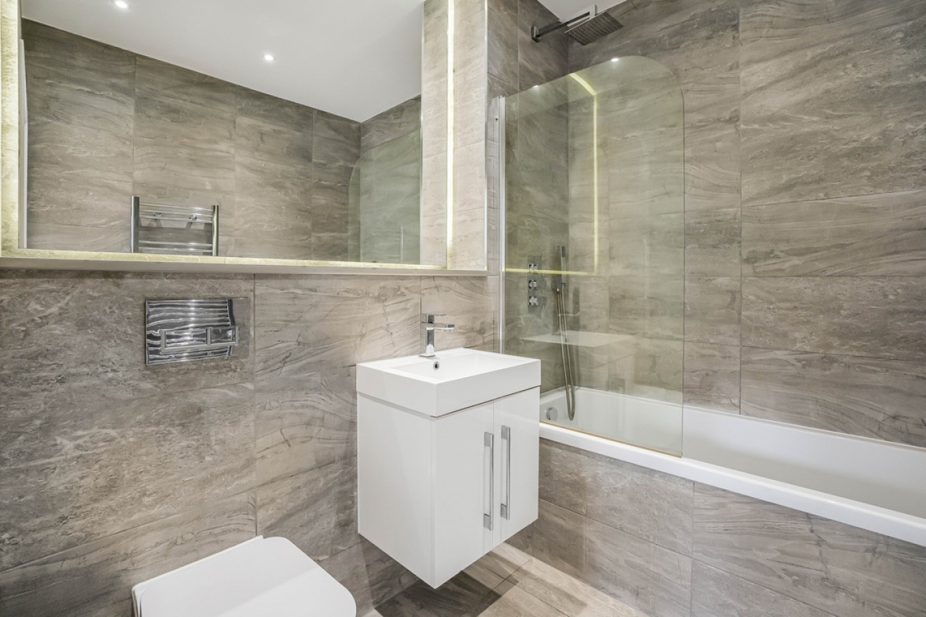 Flat 30, Ziggurat House, 25 Grosvenor Road, St. Albans, Hertfordshire