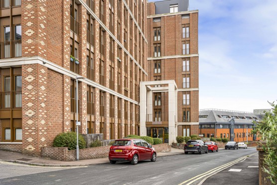 Flat 5, Ziggurat House, 25 Grosvenor Road, St. Albans, Hertfordshire