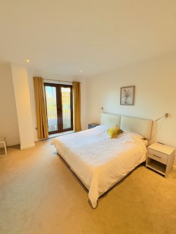 Flat 33, Ziggurat House, 25 Grosvenor Road, St. Albans, Hertfordshire