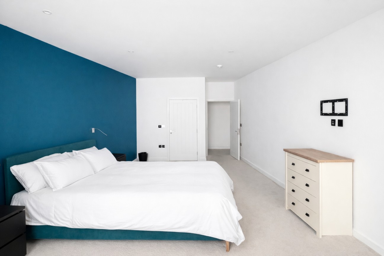 Flat 14, Ziggurat House, 25 Grosvenor Road, St. Albans, Hertfordshire