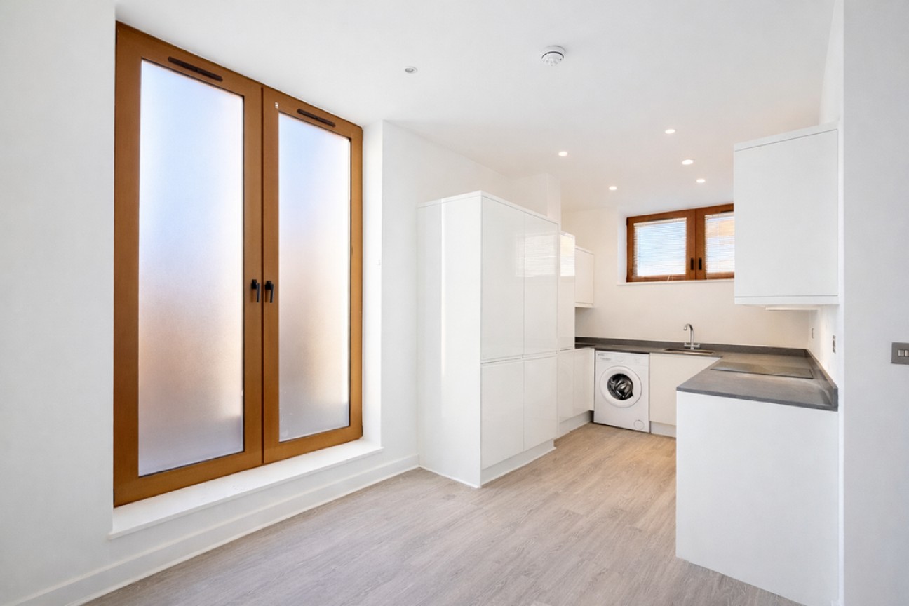 Flat 12, Ziggurat House, 25 Grosvenor Road, St. Albans, Hertfordshire