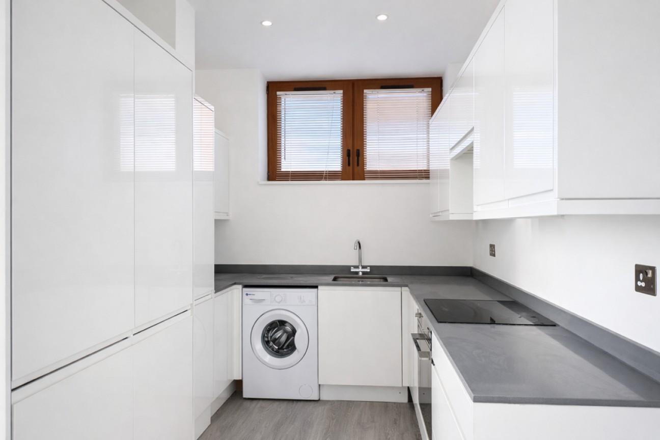 Flat 12, Ziggurat House, 25 Grosvenor Road, St. Albans, Hertfordshire