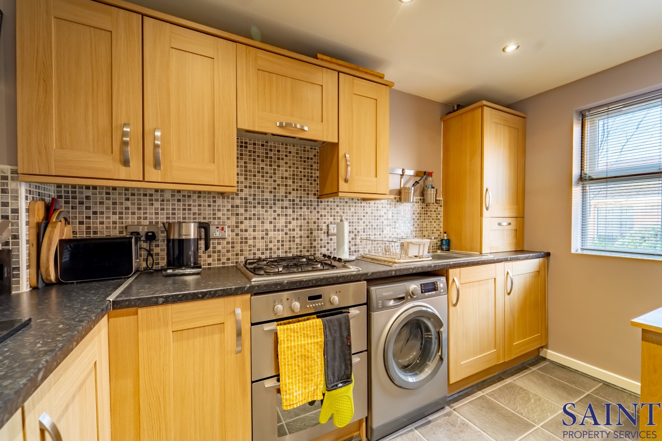 Smedley Close, NG8 5BZ