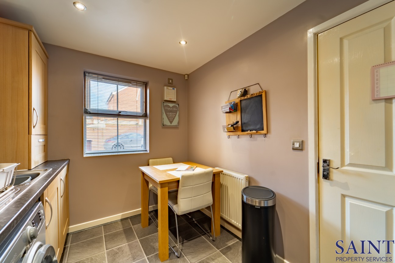 Smedley Close, NG8 5BZ