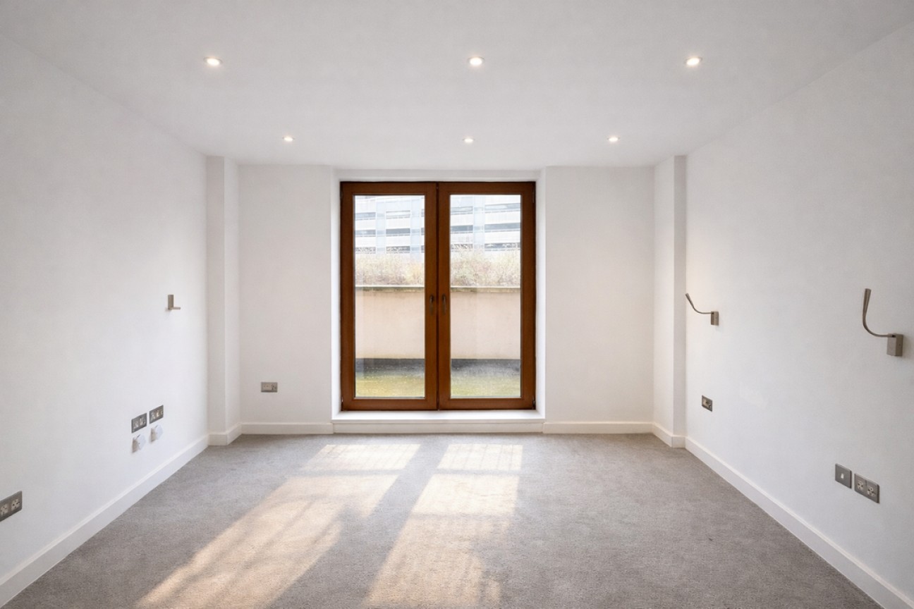 Flat 30, Ziggurat House, 25 Grosvenor Road, St. Albans, Hertfordshire