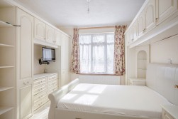 Napsbury Lane, St Albans, AL1 1DU