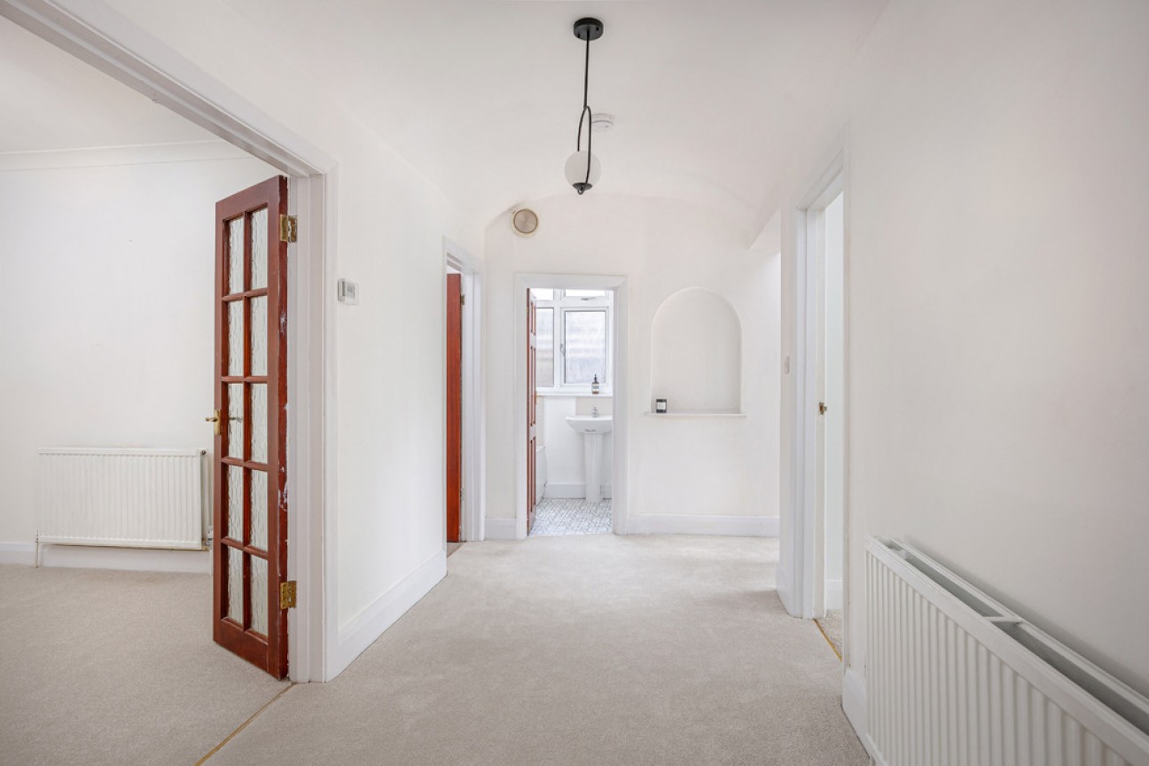 Napsbury Lane, St Albans, AL1 1DU