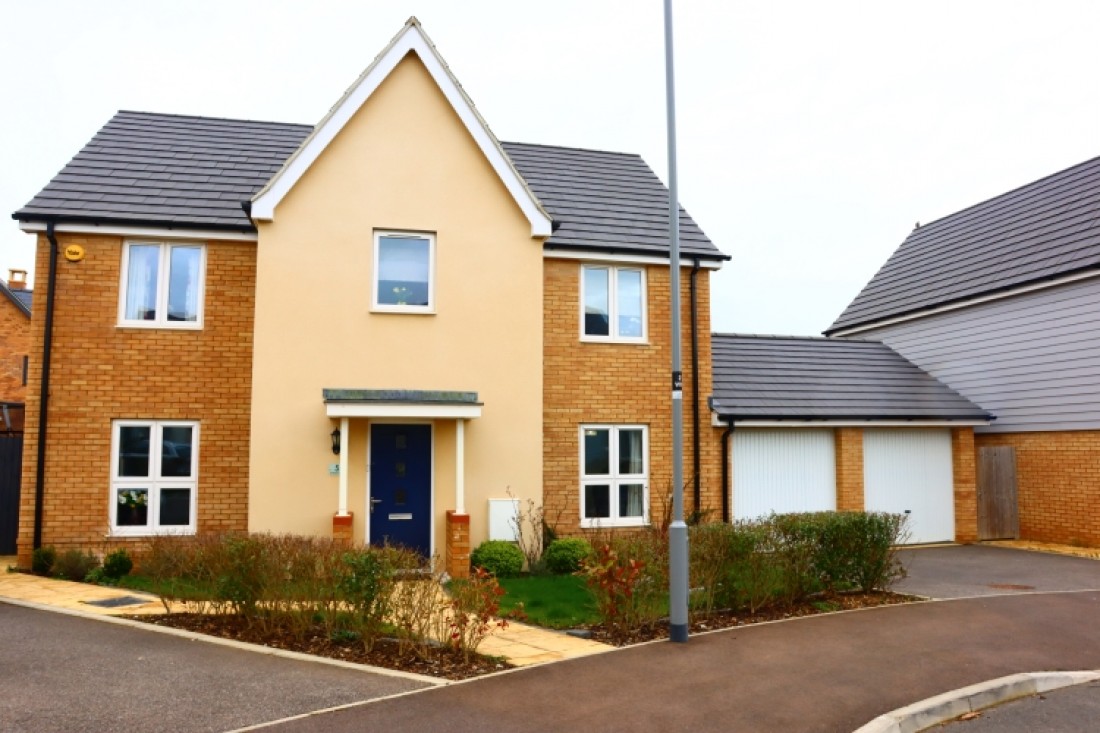 Whitebred Chase, Whitehouse, Milton Keynes, MK8