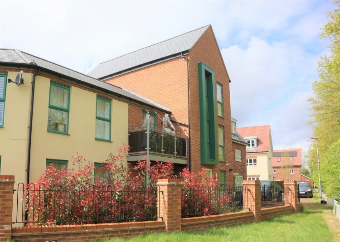 Barrosa Way, Whitehouse, Milton Keynes, Buckinghamshire, MK8