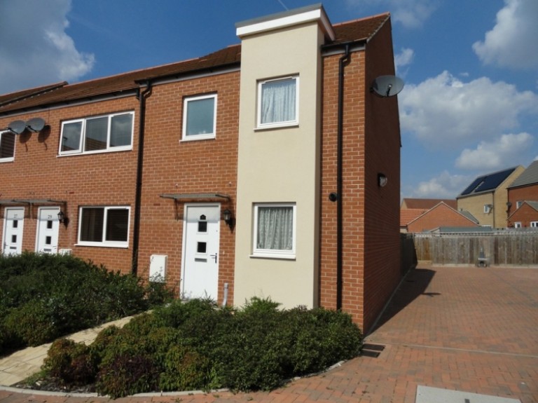 Eaton Hall Crescent, Broughton, Milton Keynes, Buckinghamshire, MK10