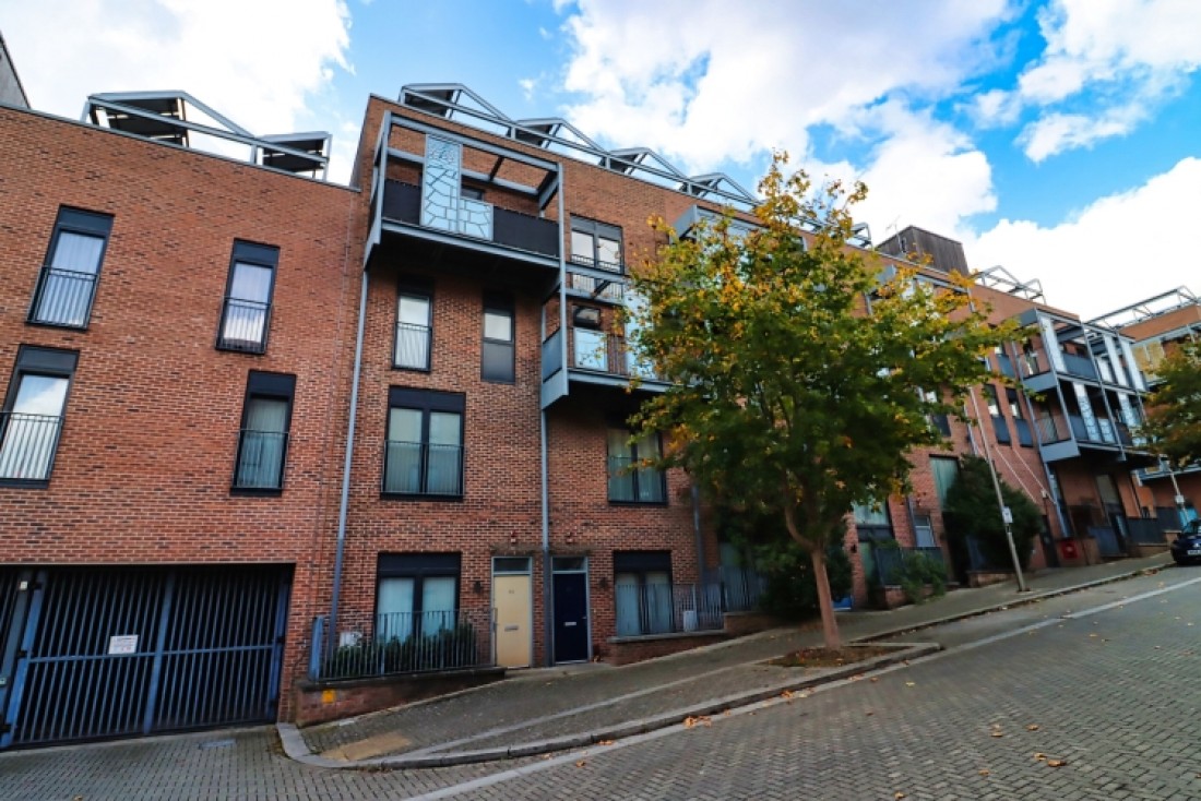 Columbia Place, Campbell Park, Milton Keynes, Buckinghamshire, MK9