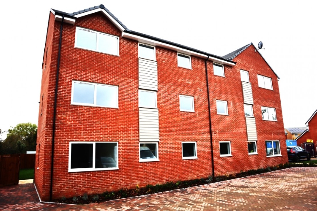 Pineywoods Lane, Whitehouse, Milton Keynes, MK8