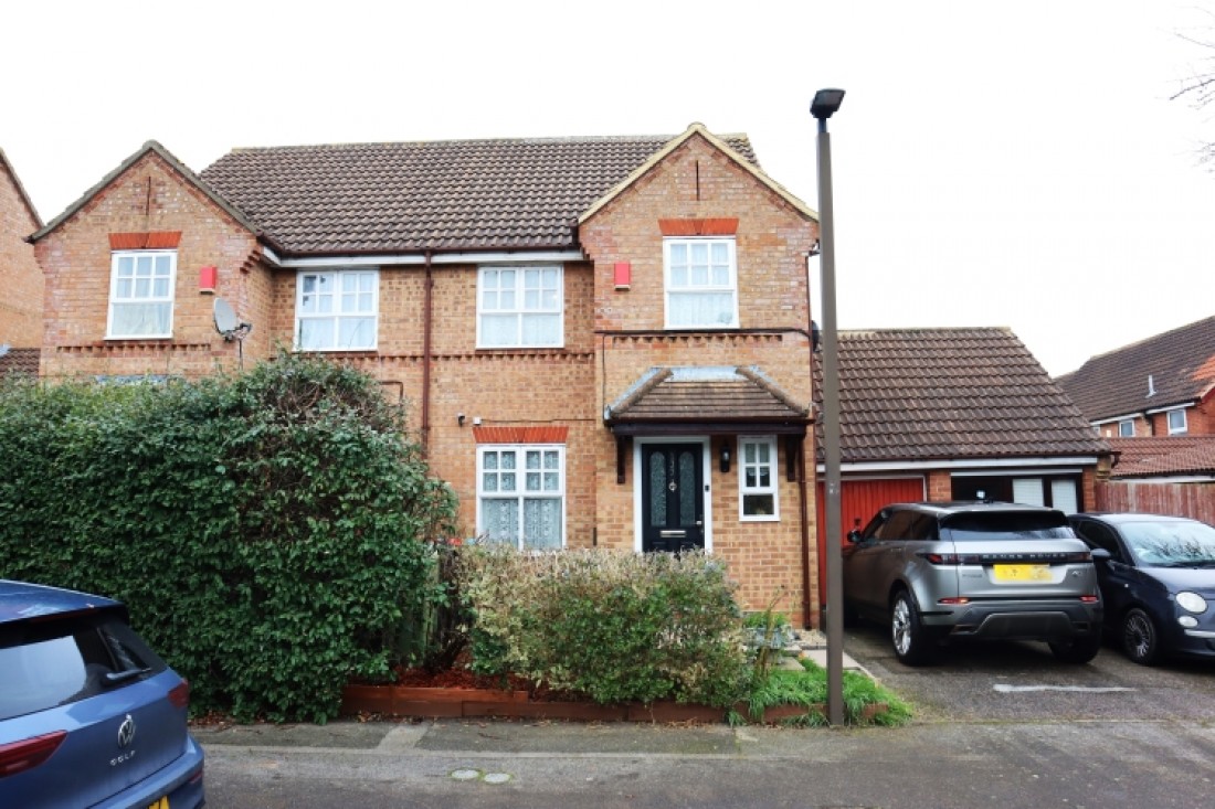 Kirkstall Place, Oldbrook, Milton Keynes, Buckinghamshire, MK6