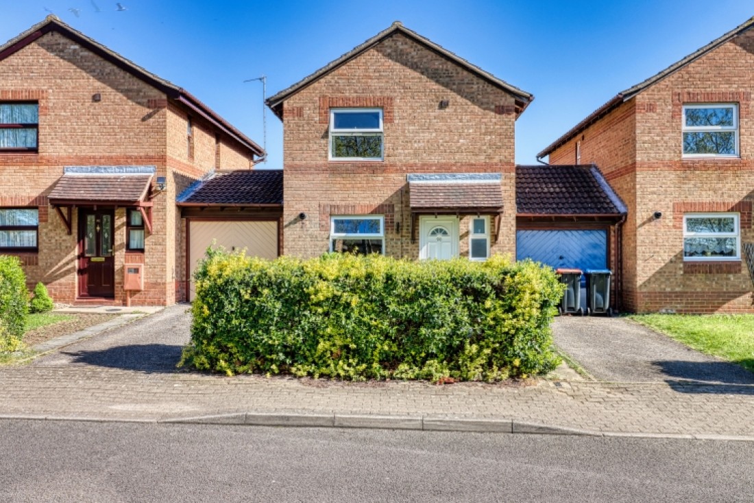 Oldbrook Boulevard, Oldbrook, Milton Keynes, MK6