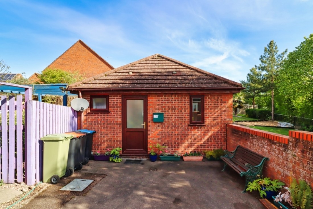 Egerton Gate, Shenley Brook End, Milton Keynes, Buckinghamshire, MK5