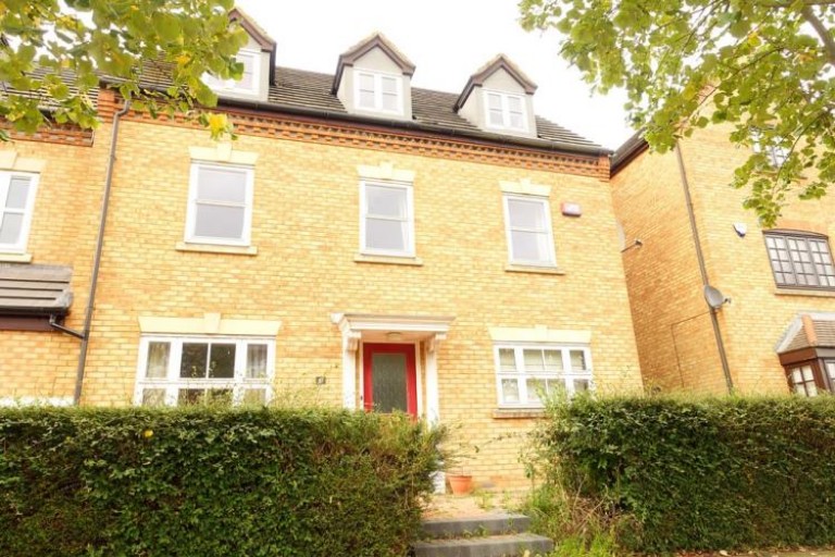 Kilwinning Drive, Monkston, Milton Keynes, MK10