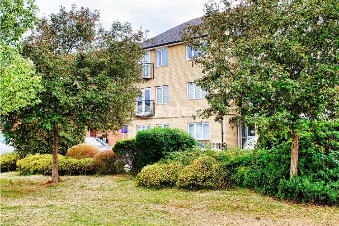 Seaton Grove, Broughton, Milton Keynes, Buckinghamshire, MK10