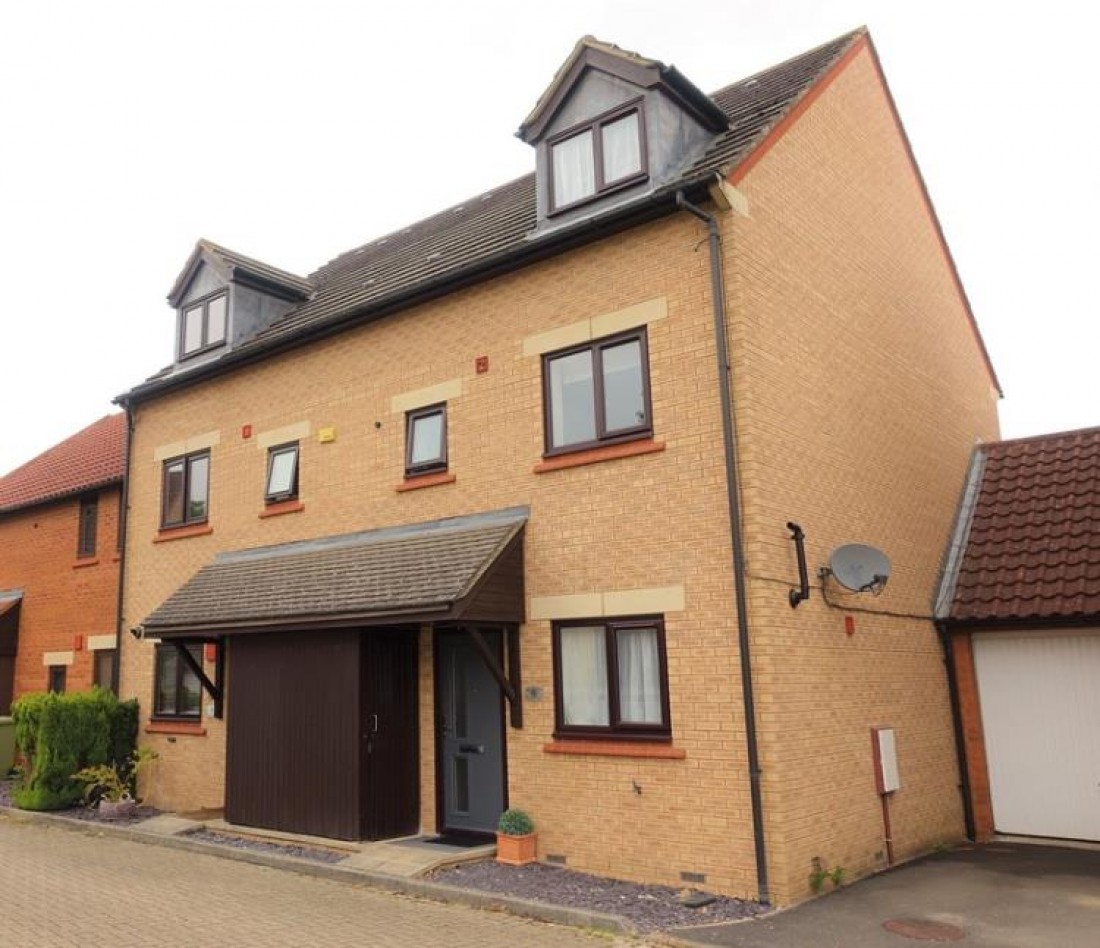 Rowton Heath, Oakhill, Milton Keynes, Buckinghamshire, MK5