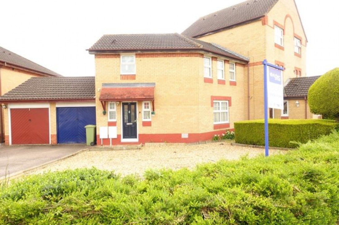 Rhodes Place, Oldbrook, Milton Keynes, MK6