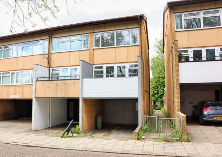 Penryn Avenue, Fishermead, Milton Keynes, Buckinghamshire, MK6