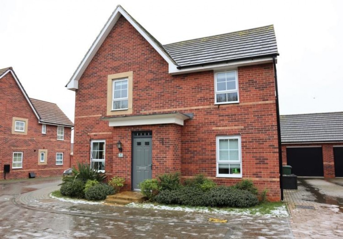 Aquila Gardens, Fairfields, Milton Keynes, Buckinghamshire, MK11