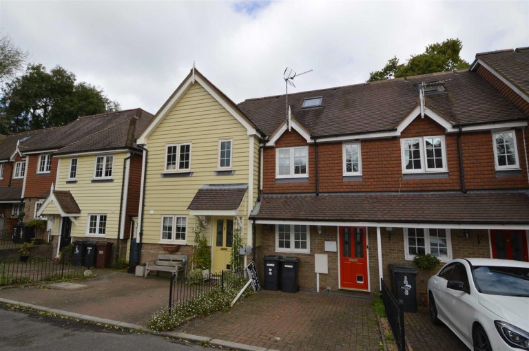 Standen Mews, Hadlow Down