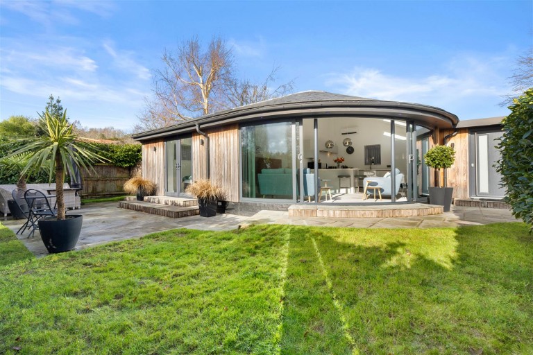 Sandy Lane, Mayfield