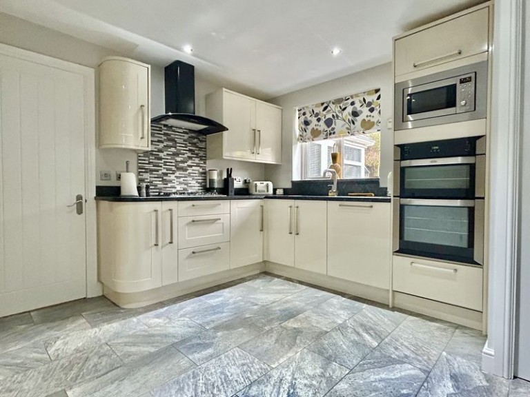 Daniels Cross, Newport