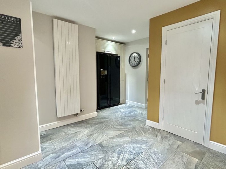 Daniels Cross, Newport