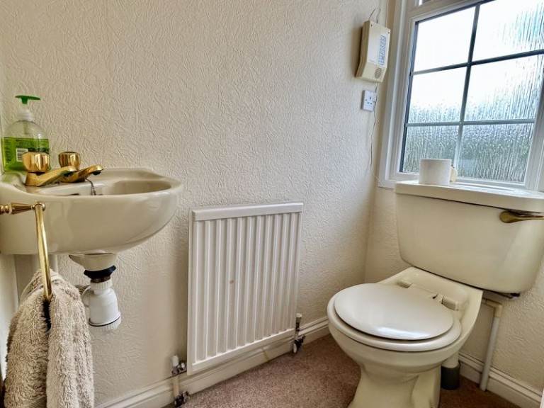 Kings Head Home Park, Newport