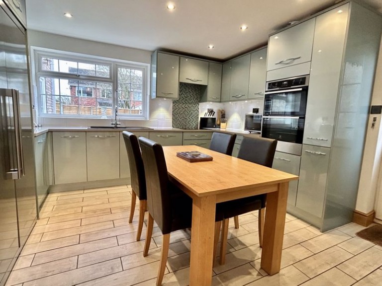 8 Aqualate Close, Newport