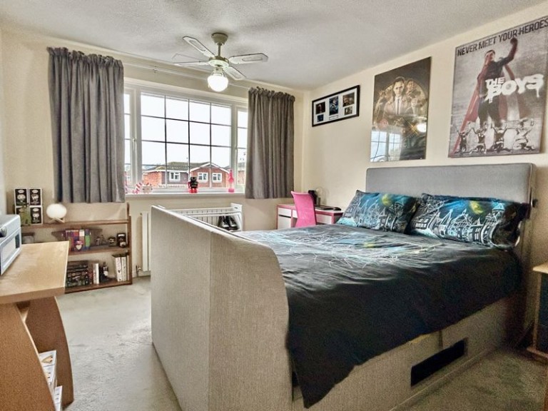 8 Aqualate Close, Newport