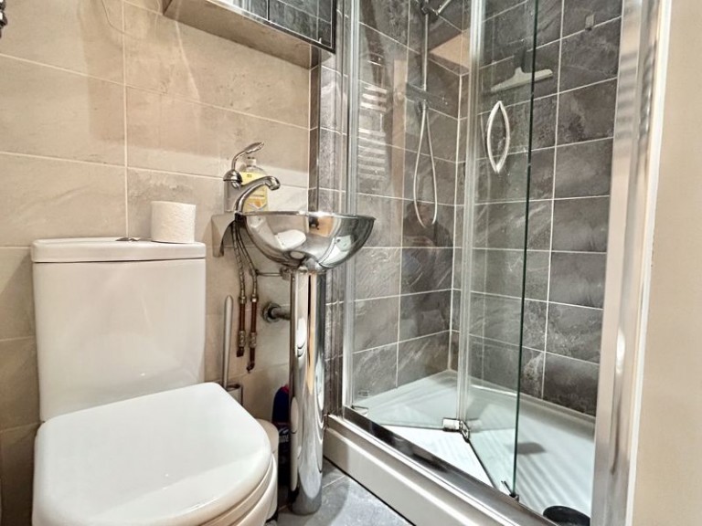 8 Aqualate Close, Newport