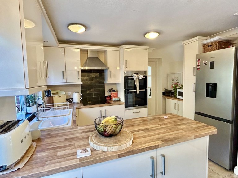 Chetwynd Grove, Newport